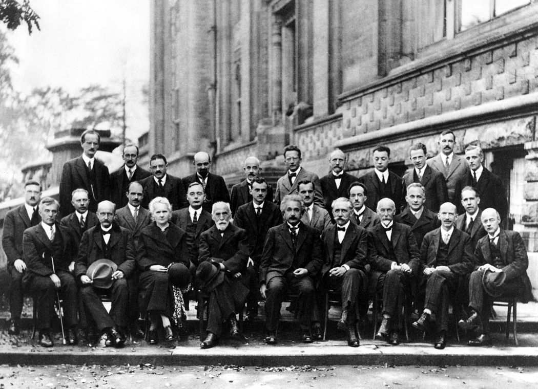 Fifth Solvay International Conference on Electrons and Photons Solvay 1927